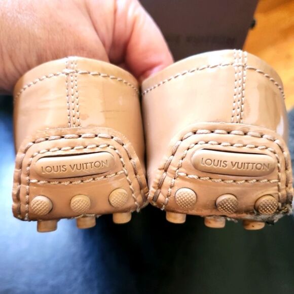 Louis Vuitton Nude Patent Leather Flats - Picture 6 of 13